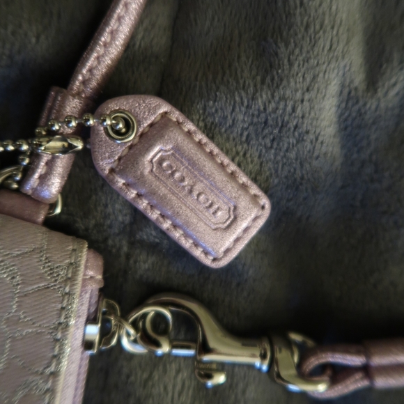 Pink sparkly coach wristlet - Picture 2 of 4